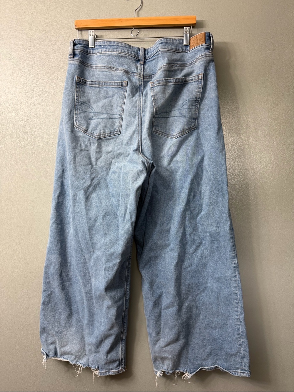 American Eagle Outfitters Light Blue super high rise ultra Wide Leg Jeans 14 - Picture 6 of 6
